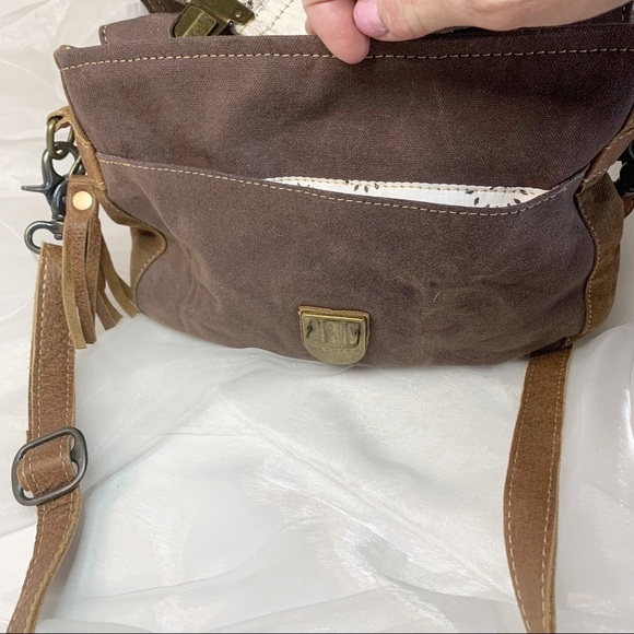 Myra Staggering Across Body Bag Chevron Canvas Bag! - Picture 4 of 7